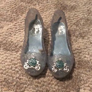 Disney Cinderella shoes size youth 9/10. Lights up